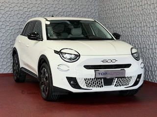 Fiat 600 1.2 HYBRID LA PRIMA CAMERA ELEK.STOELSTOELVERW.CARPLAY ADAP.CRUISE LEER MASSAGE ELEK.KLEP 18''LMV ✅ Top Auto Fiat Wijchen , 30 Jaar ervaring in Fiat , Wij leveren de : Icon / La Prima / Pop / Sport . Urban / Benzine / Hybrid . Met Fabrieksgarantie ✅