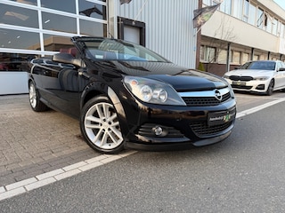 Opel Astra TwinTop 1.8 Cosmo Cabrio PDC 2/LMV17/COGNAC LEER