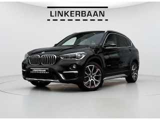 BMW X1 sDrive20i High Executive | X Line | Panodak | Leder | LED | HUD | Carplay | 19 inch | NL Auto |