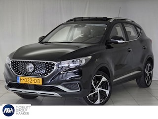 MG ZS Luxury 45 kWh | Apple-Android | Panoramadak | Lederen Bekleding