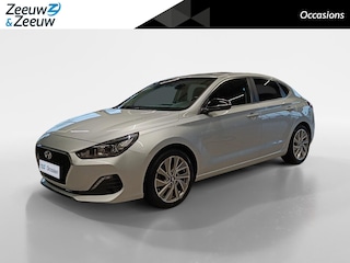 Hyundai i30 Fastback 1.0 T-GDI Comfort | Trekhaak | All weatherbanden | Navigatie | Camera |