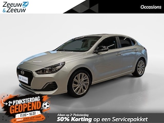 Hyundai i30 Fastback 1.0 T-GDI Comfort | Trekhaak | All weatherbanden | Navigatie | Camera |