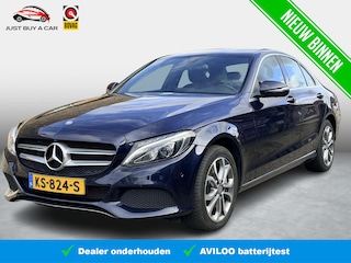 Mercedes-Benz C-klasse 350 e / Panoramadak / Stoelverwarming / 360 Camera / Half Leder / Navigatie / Cruise control / Full LED / 1e Eigenaar / Sfeerverlichting / Luchtvering /