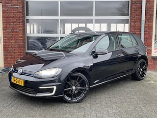 Volkswagen Golf | SOH 77% | Achteruitrijcamera | CarPlay | Cruise Control | 18 Inch | 2016 | CCS Snelladen