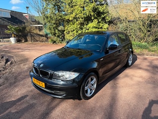 BMW 116i Business Line Sport / Navi / CarPlay / Airco / PDC / Apk / Lm