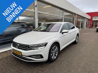 Volkswagen Passat 1.5 TSI Comfort Business | 1e eigenaar | Automaat | Airco | Elektrische ramen | Navigatie | Keyless / Start  | APK tot 09-06-2026 | NAP |