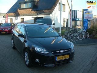 Ford Focus Wagon 1.6 EcoBoost Lease Titanium boekjes volledig ingevuld aanwezig inclusief set winterbanden. Extreem nette auto.