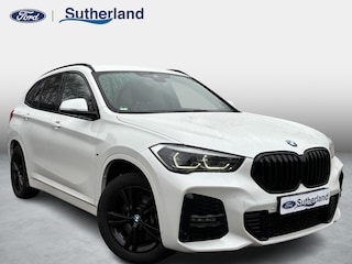 BMW X1 xDrive25e M Sport |SCI| 220 PK PHEV | Plug-in Hybride | M pakket | Trekhaak | 19 inch | Camera | Sportstoelen | Stoelverwarming | Adaptive Led | Individual dakhemel | Elektrische achterklep
