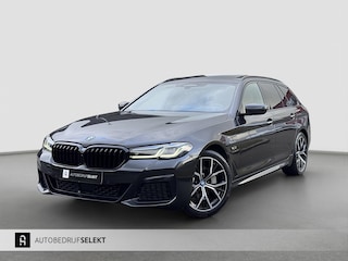 BMW 5-serie Touring 530e xDrive M-Sport | Pano | Trekhaak | Laser | Harman Kardon | Head Up | Comfortstoelen elektrisch | ACC