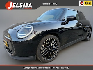 Mini Mini Cooper SE 54 kWh Favoured M-pack, Camera | Pano | Leer