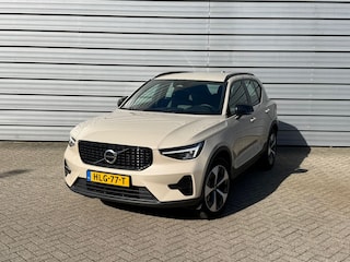 Volvo XC40 B4 197PK Plus Dark | Trekhaak | Stoel en Stuur Verw. | HK Audio | 19'' AllSeason | Memory
