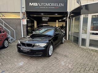 BMW 1-serie Cabrio 118i/Cabrio/Zwart'/Bom voll Opties/Carplay/APK/nette Auto!!