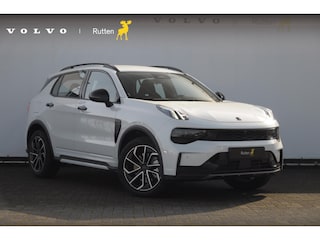 Lynk & Co 01 276PK Automaat Core / Adaptieve cruise control / Stoel - en stuurwielverarming / Parkeersensoren met camera / Apple carplay / Trekhaak / Metallic lak / 19" lichtmetalen velgen