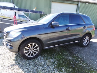 Mercedes-Benz M-klasse 350 BLUETEC 4MATIC VAN/GRIJS KENTEN motor defect Airco,Navigatie,Enz