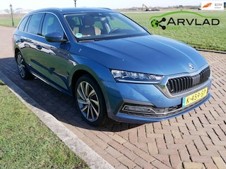 Skoda Octavia Combi 1.4 TSI iV PHEV BusEd Plus LEATHER CLIMA ** 11999 NETTO **
