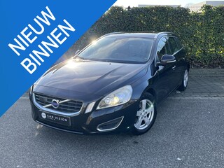 Volvo V60 1.6 T3 Summum * Carplay * BLIS * Leder * Luxe uitvoering * Apk 12-2026