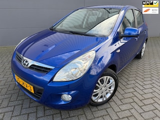 Hyundai i20 1.4i DynamicVersion*NEW APK*NAP*AIRCO*ELKT-RAAM*C-D-Afstan*USB*AUX