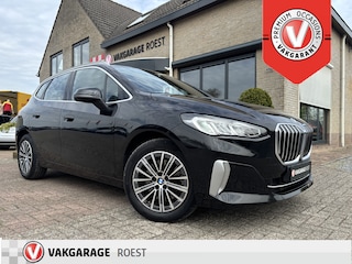 BMW 2-serie Tourer 223i 204PK Automaat Trekhaak / Panoramadak / Leder