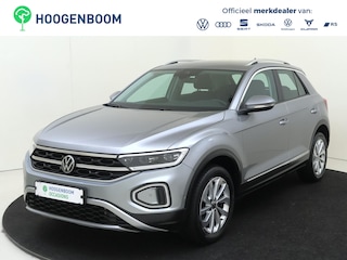 Volkswagen T-Roc 1.5 TSI Style | Trekhaak | Keyless | Parkeerassistent | Digital cockpit Pro | Achteruitrijcamera | Dodehoek detectie | Adaptieve cruise control | Stoelverwarming |