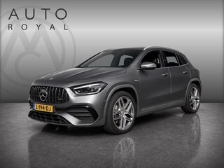 Mercedes-Benz GLA AMG 35 4MATIC AUTOMAAT| PANORAMADAK |NAVIGATIE | CAMERA | HEAD-UP DISPLAY |BURMEISTER AUDIO |DODE HOEK | ELECT STOELEN |CRUISECONTROL |PARKEERSENSOREN