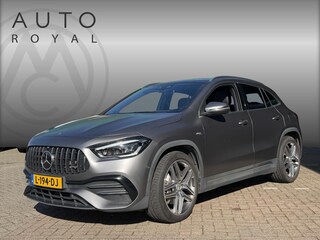 Mercedes-Benz GLA AMG 35 4MATIC AUTOMAAT| PANORAMADAK |NAVIGATIE | CAMERA | HEAD-UP DISPLAY |BURMEISTER AUDIO |DODE HOEK | ELECT STOELEN |CRUISECONTROL |PARKEERSENSOREN
