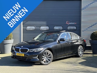 BMW 320i High Executive | Panoramadak | Camera | Lederen Bekleding | Stoelverwarming | Sportstoelen |