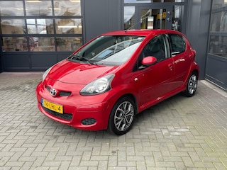Toyota Aygo 1.0-12V Aspiration Red