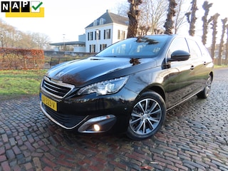 Peugeot 308 SW 1.2 PureTech Blue Lease Premium Massage stoelen Stoelverwarming Leer Panoramadak Carplay Parkassist Achteruitrijcamera Pdc Lm Velgen Trekhaak
