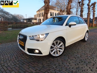 Audi A1 1.2 TFSI Attraction Pro Line Business Airco Cruisecontrol Navigatie Bleutooth Lm Velgen
