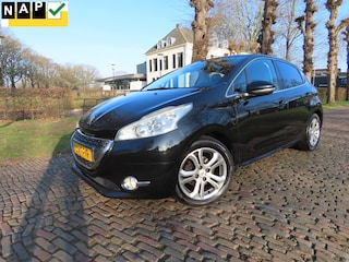 Peugeot 208 1.4 VTi Allure Ecc Cruisecontrol Navigatie Sportstoelen Xenon Pddc Lm Velgen Trekhaak***Apk t/m 1-3-2027***