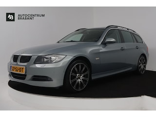 BMW 3-serie Touring 330xi High Executive (PANORAMADAK, TREKHAAK, PARKEERSENSOREN, AUTOMAAT)