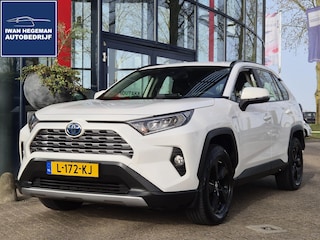 Toyota RAV4 2.5 Hybrid AWD | 1.650 KG Trekgewicht! | Afn. Trekhaak | Climate Control | Cruise Control | Parkeersensoren + Camera | Licht metalen velgen