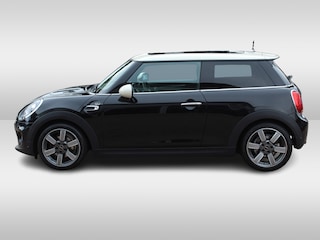 Mini Cooper 1.5 60 Years Edition / Panoramadak / Head-up / Leder / Harman Kardon / 17'' / Navigatie / DAB / Cruise Control