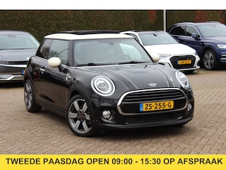 Mini Cooper 1.5 60 Years Edition / Panoramadak / Head-up / Leder / Harman Kardon / 17'' / Navigatie / DAB / Cruise Control