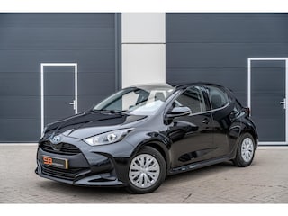 Toyota Yaris 1.5 Hybrid Active Cruise|Lane assist|Camera!