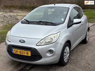 Ford Ka 1.2 Titanium Airco Electric pakket Audio/CD Colorpakket Deelbare achterbank ABS Getint glas Dealeronderhoud Nieuwe Apk!