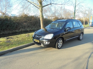 Kia Carens 2.0 CVVT X-ecutive