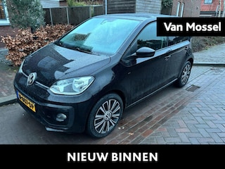 Volkswagen Up 1.0 BMT high up! | 75 PK | Automaat | Achteruitrij Camera | Stoelverwarming | Parkeersensoren | Climatronic (Automatishe Airco) | Maps + More