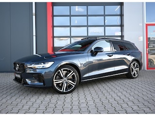 Volvo V60 2.0 T6 Recharge AWD R-Design | Pano | Leder | Memory | 360 | Stoelverwarming Voor&Achter | Stoelventilatie | Harmon Kardon | Stuurwielverwarming | Zwenkbare trekhaak | Carplay | Ambient | Led | 19'' | ACC | Lane Assist | Keyless