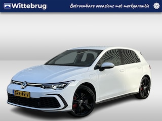 Volkswagen Golf 1.4 eHybrid GTE / 18" LMV / IQ LED / Stoelverwarming / Digitale Cockpit / Achteruitrijcamera / Alarmsysteem