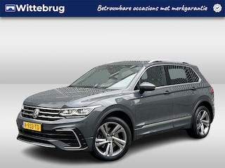 Volkswagen Tiguan 1.4 TSI eHybrid R-Line Business+ / Digitaal dashboard / Pano / Navigatie / App connect / Camera / Parkeersensoren V+A / Zwenkbare trekhaak /