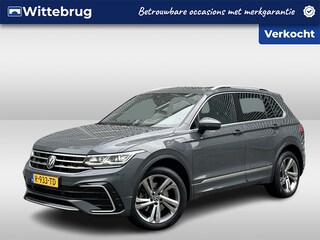 Volkswagen Tiguan 1.4 TSI eHybrid R-Line Business+ / Digitaal dashboard / Pano / Navigatie / App connect / Camera / Parkeersensoren V+A / Zwenkbare trekhaak /