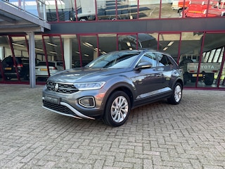 Volkswagen T-Roc 1.5 TSI Life Business | BTW | ACC | PDC | Keyless | Carplay | Stoelverw. |