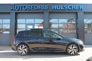Volkswagen Golf 1.5 ETSI R-LINE BNS Automaat / Panorama dak / Camera