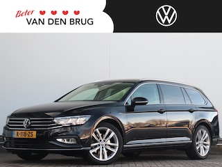 Volkswagen Passat Variant 1.5 TSI Elegance Business R | Afneembare trekhaak | Stoelverwarming | Achteruitrijcamera | Verwarmbare voorruit |
