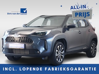 Toyota Yaris Cross 1.5 Hybrid 130 Dynamic | Dodehoekdetectie | Parkeersensoren Voor en Achter | Stuurwiel- En Stoelverwarming | Botsherkenning | Grootlichtassistent