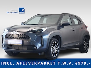 Toyota Yaris Cross 1.5 Hybrid 130 Dynamic | Dodehoekdetectie | Parkeersensoren Voor en Achter | Stuurwiel- En Stoelverwarming | Botsherkenning | Grootlichtassistent