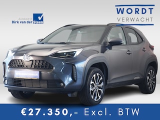 Toyota Yaris Cross 1.5 Hybrid 130 Dynamic | Dodehoekdetectie | Parkeersensoren Voor en Achter | Stuurwiel- En Stoelverwarming | Botsherkenning | Grootlichtassistent