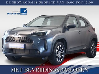 Toyota Yaris Cross 1.5 Hybrid 130 Dynamic | Dodehoekdetectie | Parkeersensoren Voor en Achter | Stuurwiel- En Stoelverwarming | Botsherkenning | Grootlichtassistent