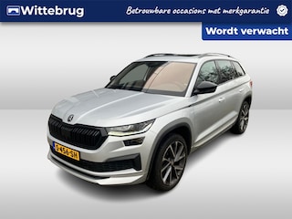Skoda Kodiaq 1.5 TSI Sportline Business 7p. / Digitaal dashboard / Pano / Zwenkbare trekhaak / Navigatie / App connect / Camera / Memory seat /